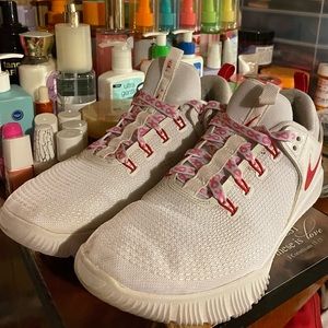 Size 9.5 color white and like new.